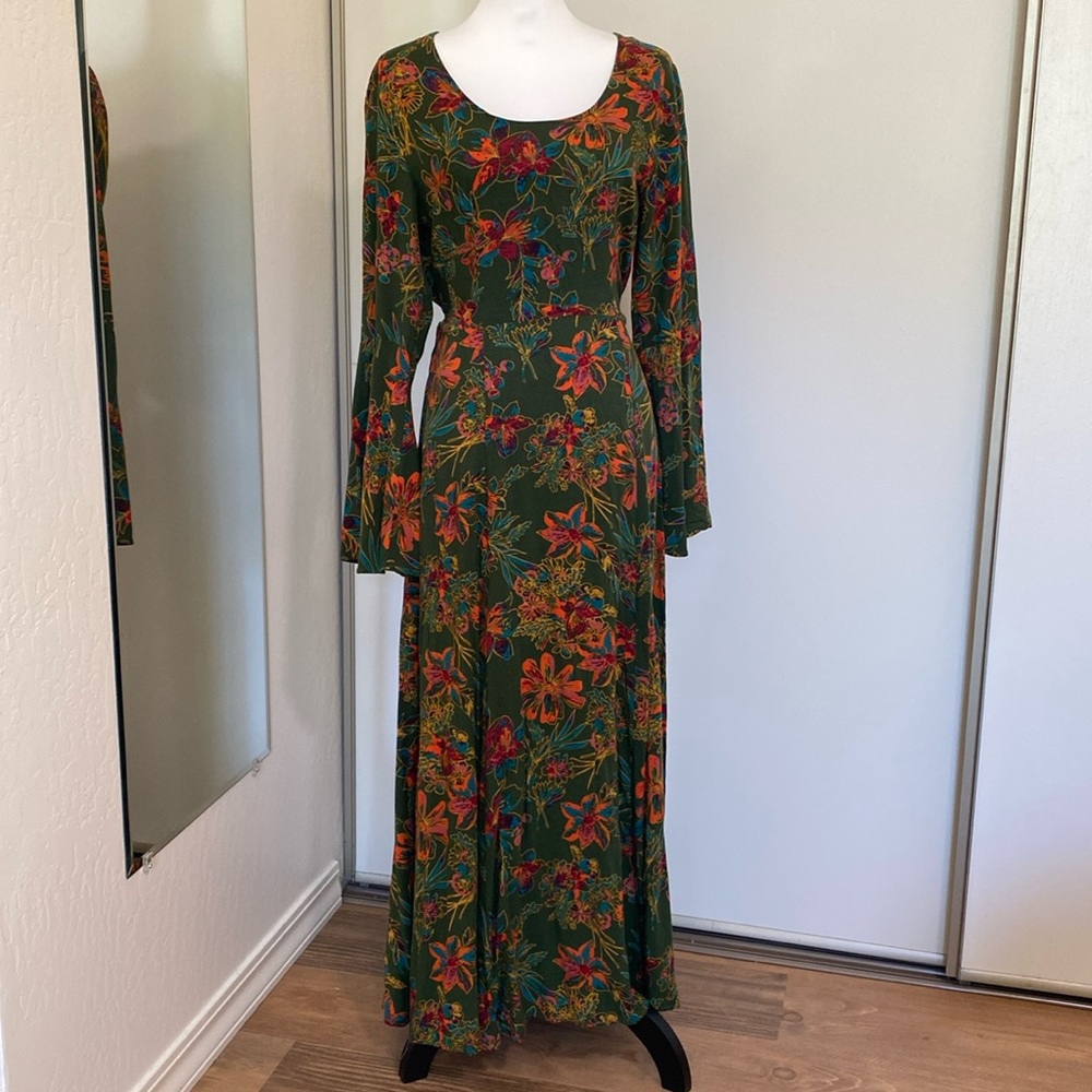 Los Banditos Maxi Dress, Bell Sleeves, Scoop Neck, Gently Used
